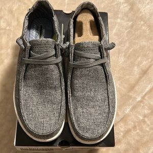 Sketchers street wear air-cooled memory foam relaxed fit gray size 9